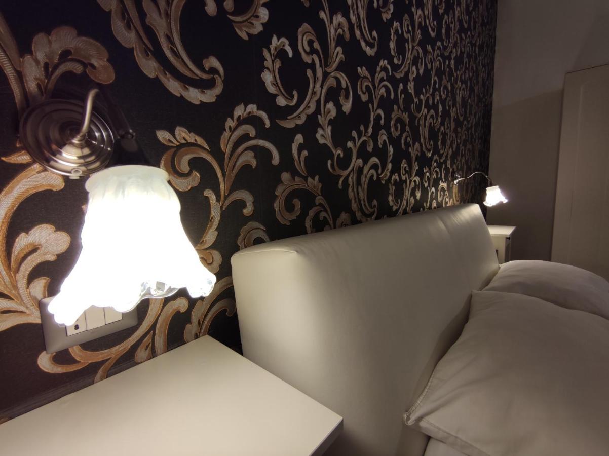 Casa de hóspedes Sami Rooms: Theater District Retreat Near Ortigia Syracuse