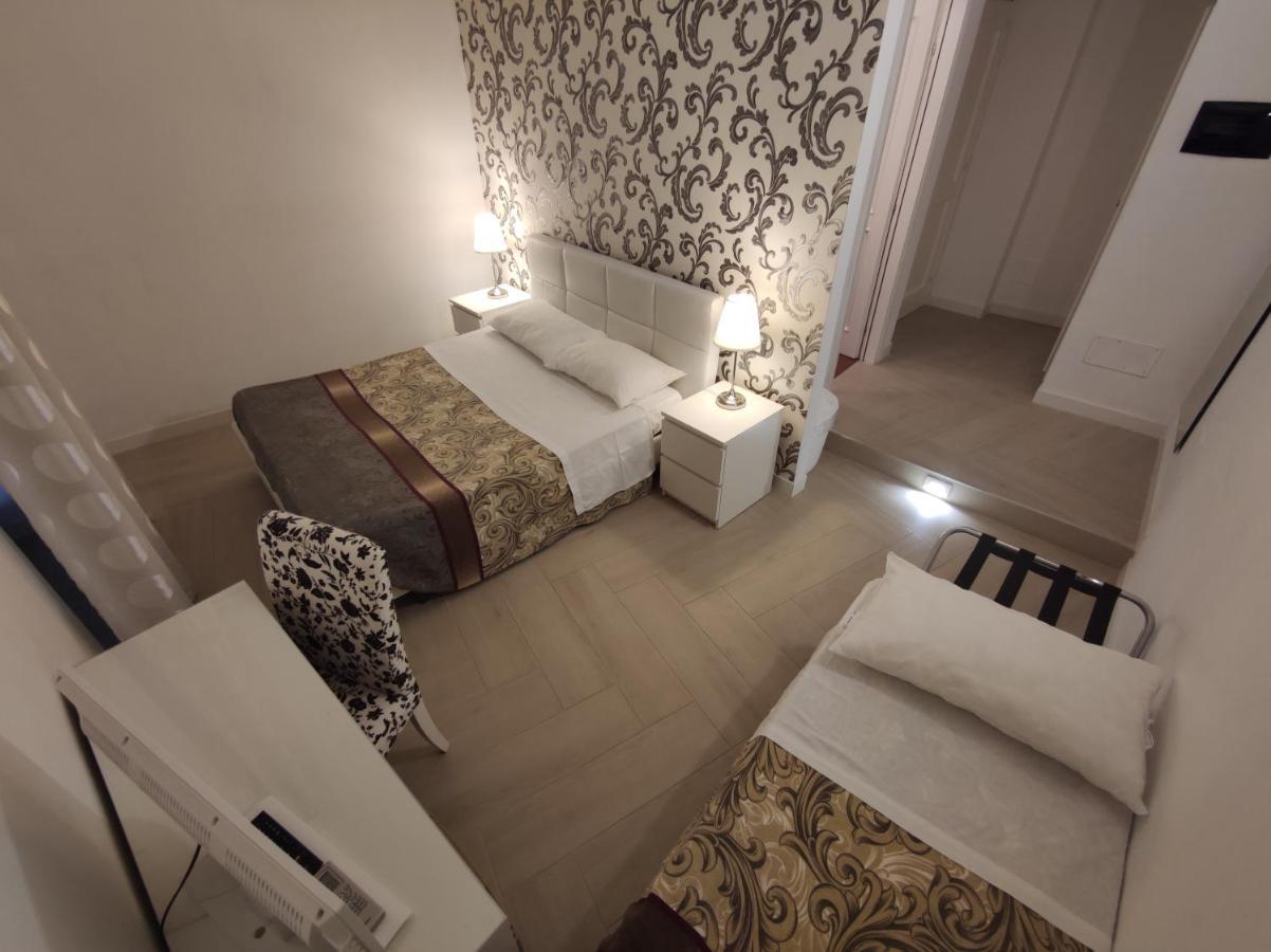Casa de hóspedes Sami Rooms: Theater District Retreat Near Ortigia Syracuse